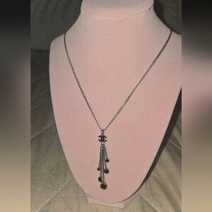 Chic Silver Necklace with Black Details